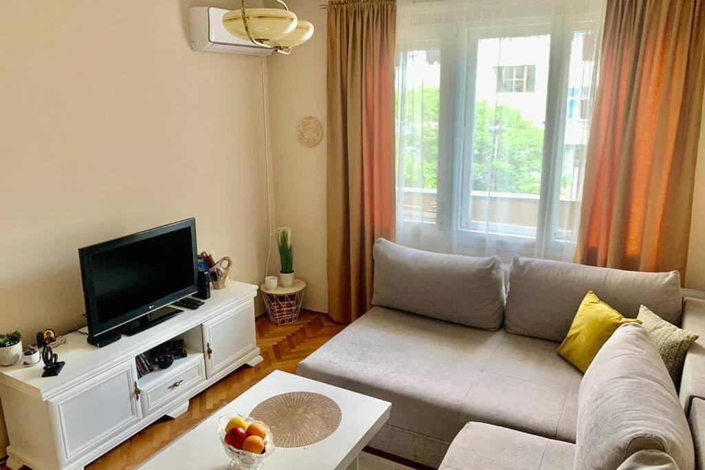 Cute, Spacious Apt In The Heart Of The Old Town Podgorica Bagian luar foto